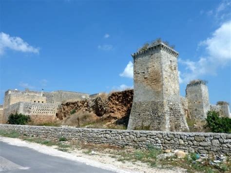 veduta panoramica del Castello di Tutino nel Salento
