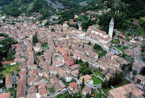 veduta panoramica del comune di Clusone in Val Seriana