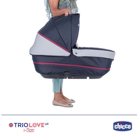 Dettaglio della navicella Chicco Trio Love con kit auto