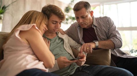 Genitori e figli: il valore del gioco e del dialogo nell'adolescenza