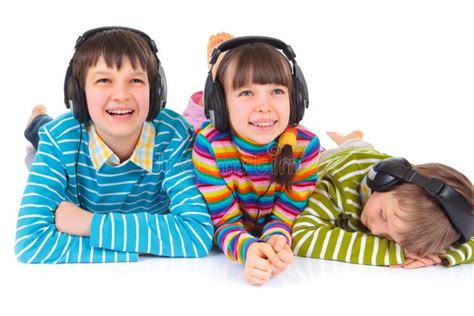 Bambini che ascoltano musica anni '80